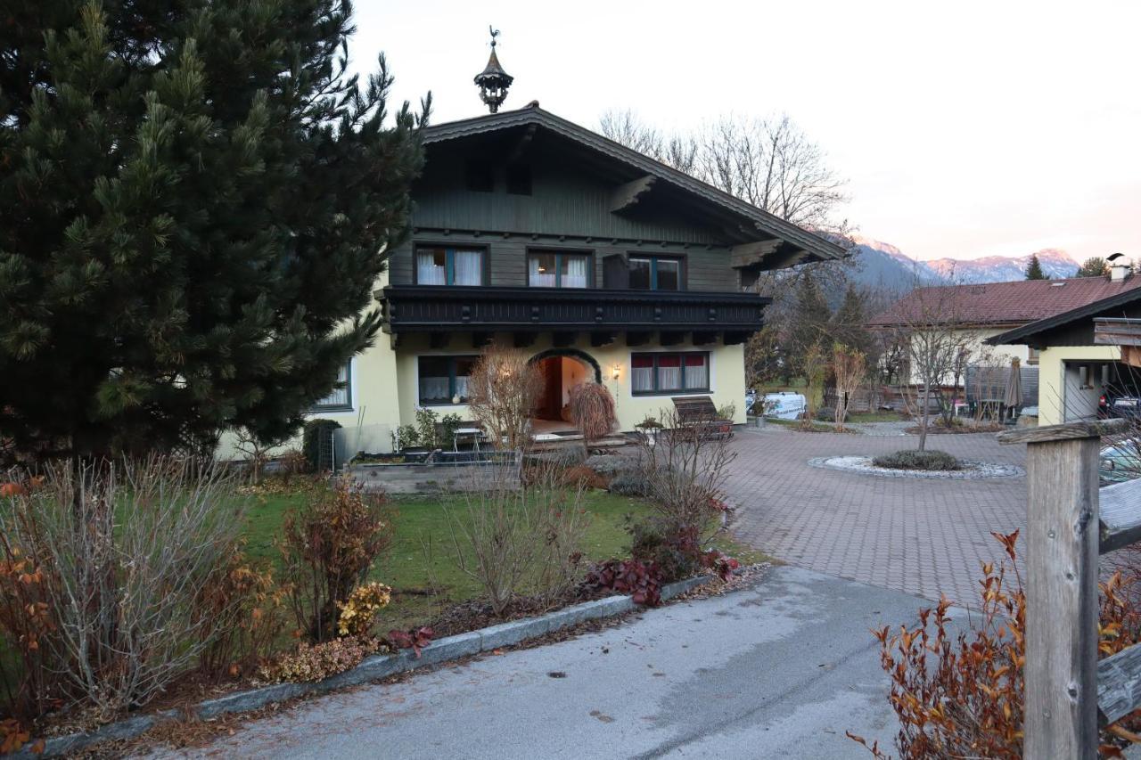 Landhaus-appartements Warraich Apartment