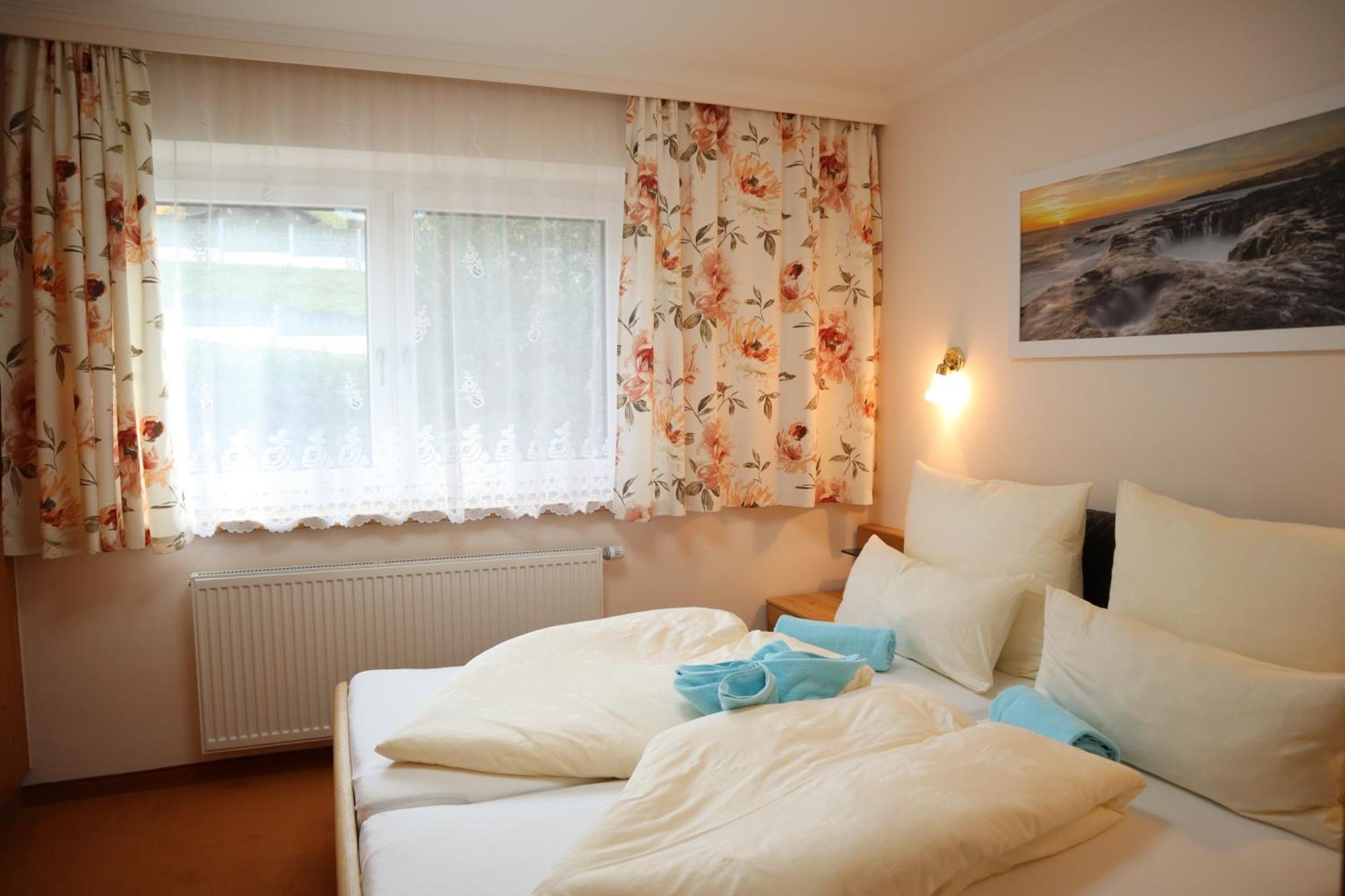 Landhaus-appartements Warraich