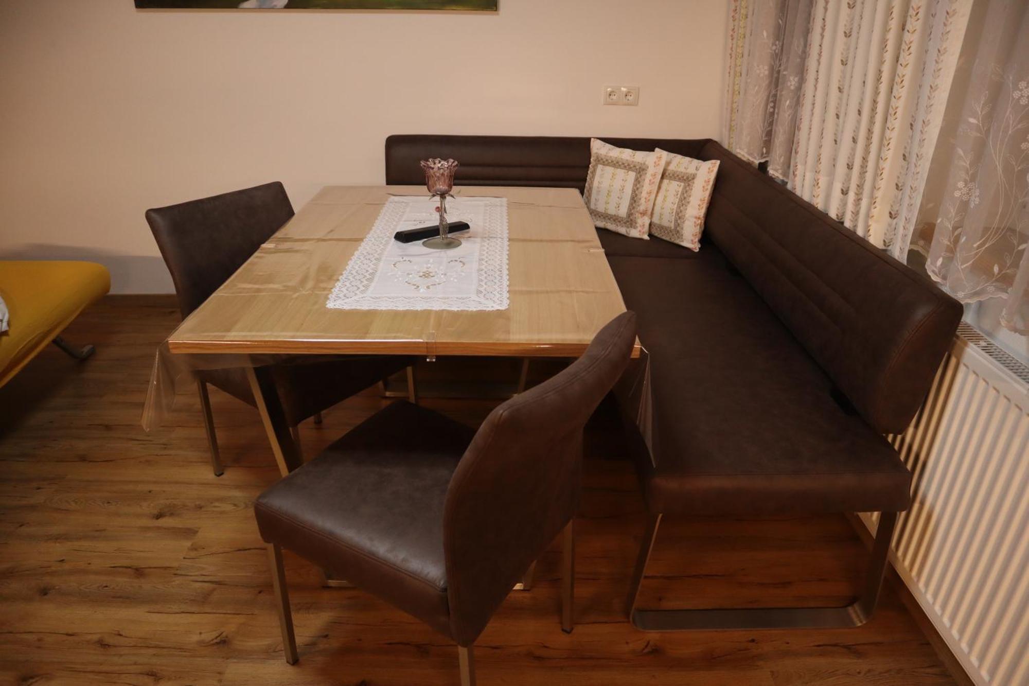 Landhaus-appartements Warraich Apartment